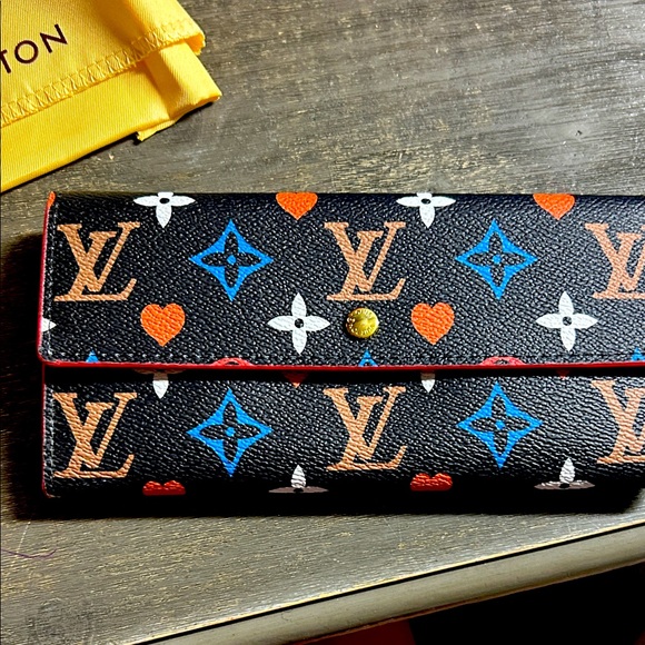 LV Multicolor Monogram Heart Wallet - Picture 1 of 7